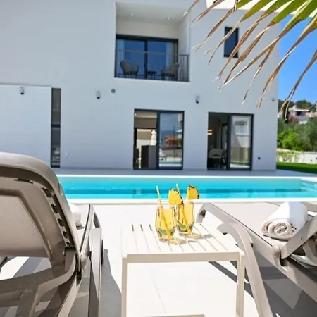 Perla Auf Ciovo Villa *